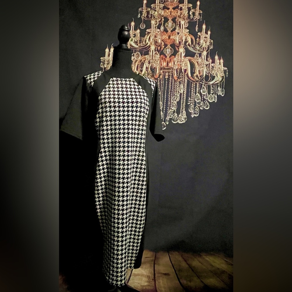Black/white dress